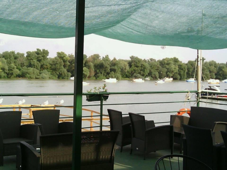 Hotel Splav Guest Hause Gusar Belgrado Esterno foto
