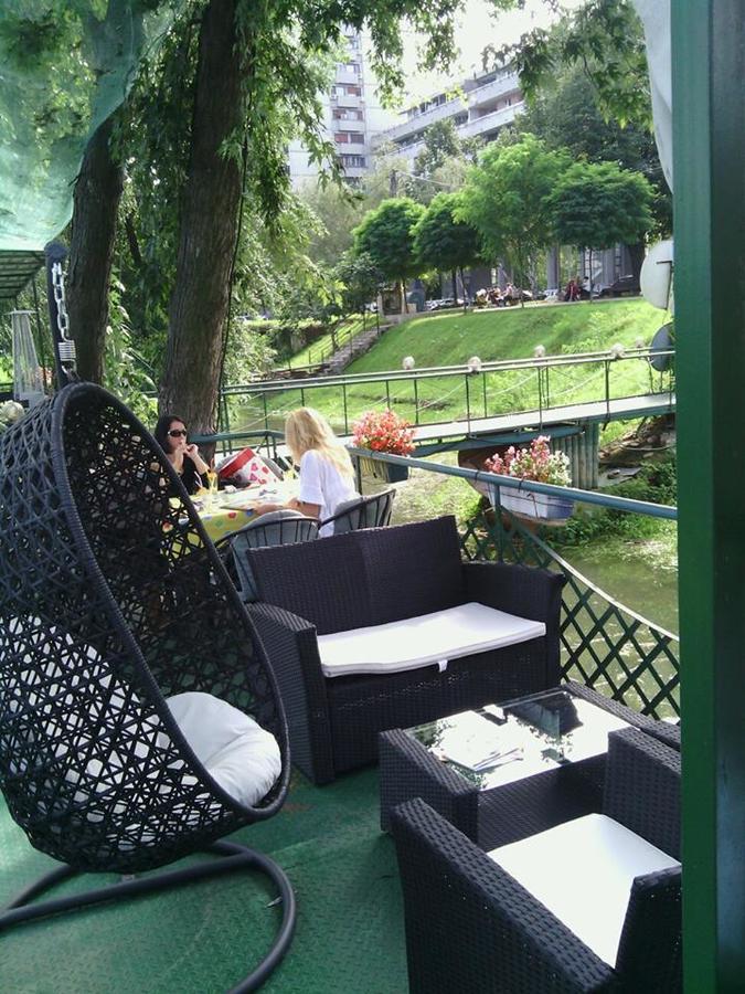 Hotel Splav Guest Hause Gusar Belgrado Esterno foto