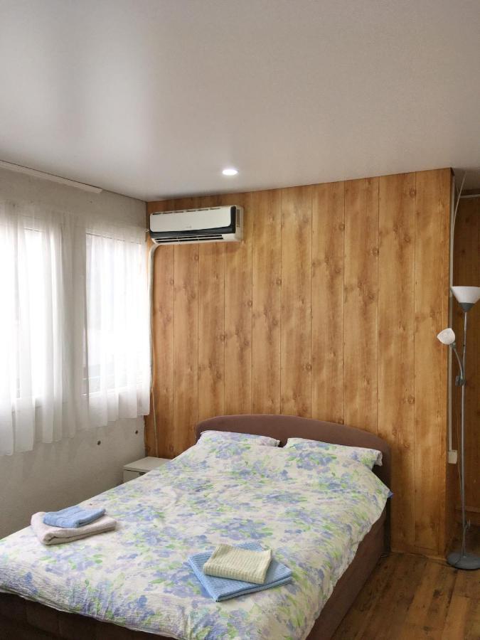 Hotel Splav Guest Hause Gusar Belgrado Esterno foto